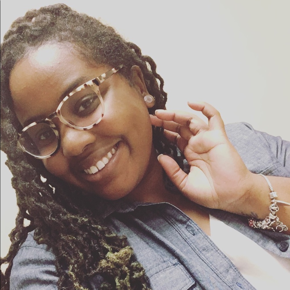 Meet your Posher, Anika